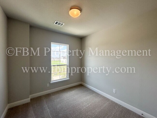 Building Photo - 2133 Layla Dr