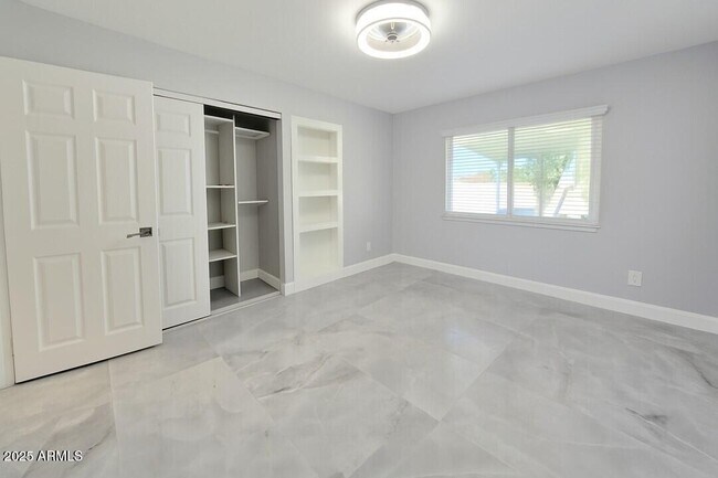 Building Photo - 2848 E Turquoise Dr