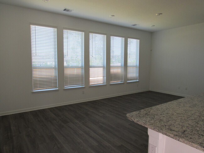 Building Photo - 562 Dry Fork Ln