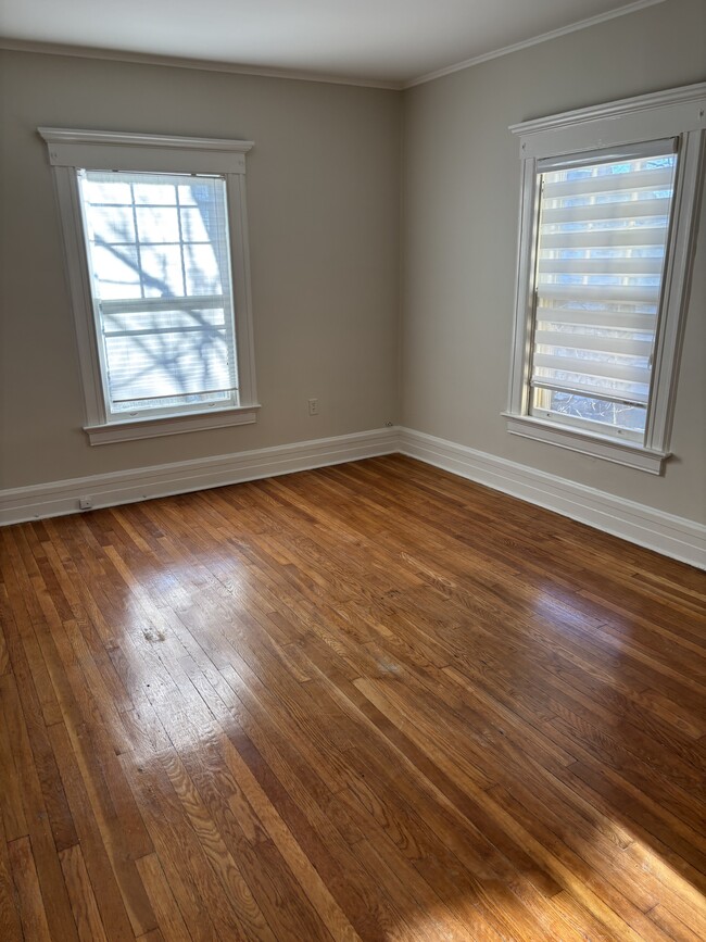 Bedroom - 182 Claremont Ave