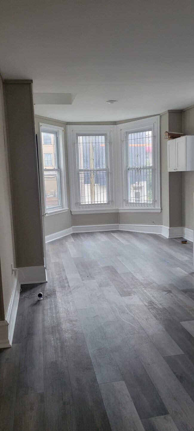 Primary Photo - 2248 N Park Ave