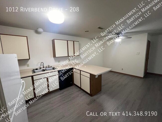Building Photo - 1012 Riverbend Dr