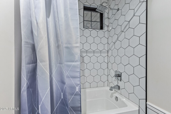 Building Photo - 3810 E Campbell Ave