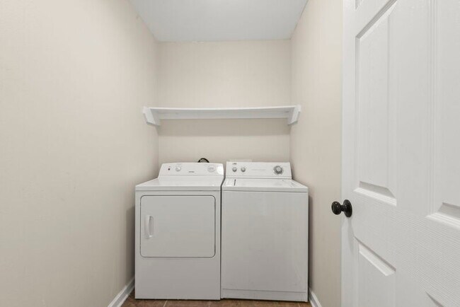 Building Photo - 11327 Shady Bend Dr