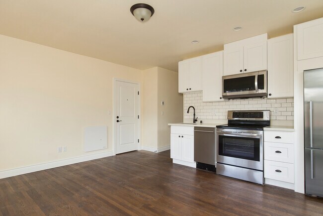 Building Photo - 571 Valley St