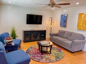 Building Photo - Beautiful 3 Bedroom Home in La Puente