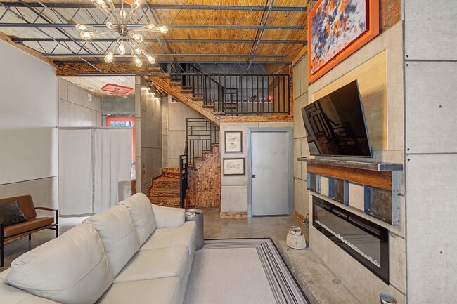 Building Photo - 2204 Austin Ave