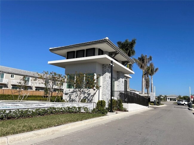 Building Photo - 1427 SE 7th Ter