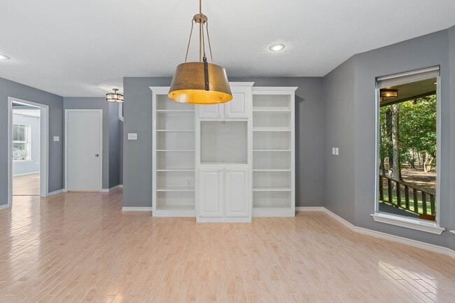 Building Photo - 11085 Jake Pearson Rd