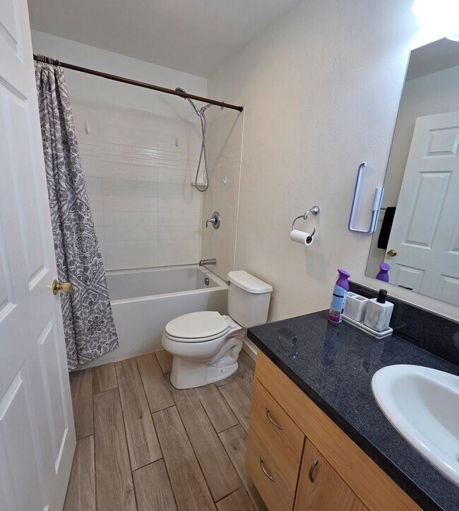 Building Photo - Turned key full furnished 3 bedroom in North Kihei