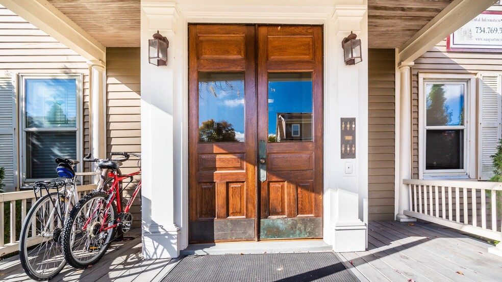 Building Photo - 416 S 5th Ave