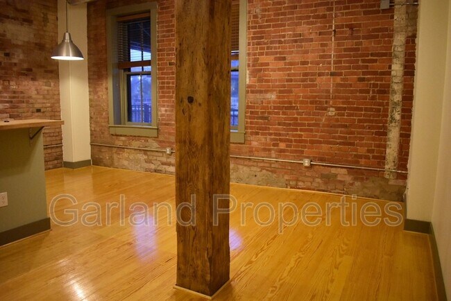 Building Photo - 113 Norfolk Ave SW