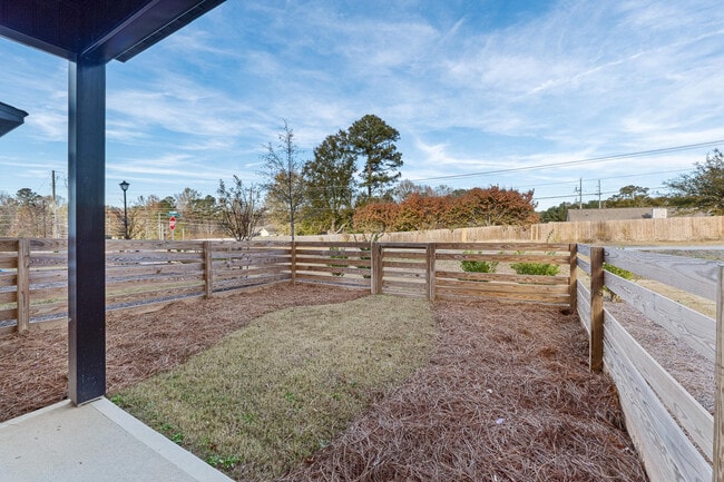 Building Photo - 847 Felix Wy