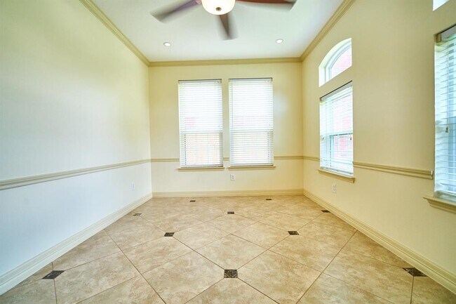 Building Photo - 14811 Wintercove Ct