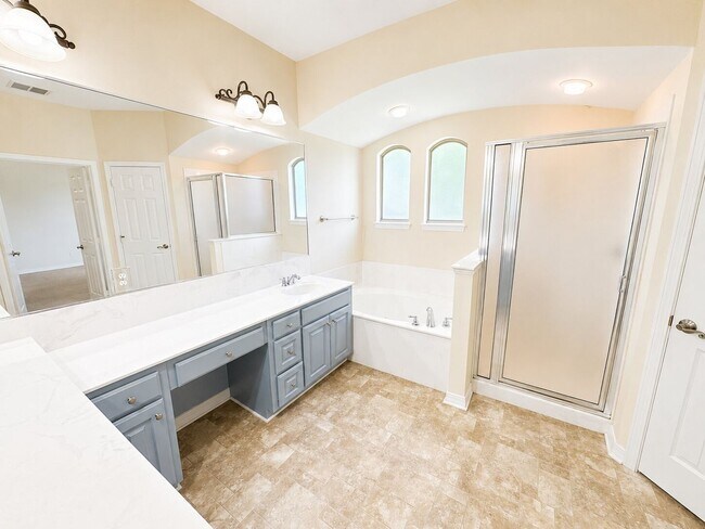 Building Photo - 297 Eagle Bend Way