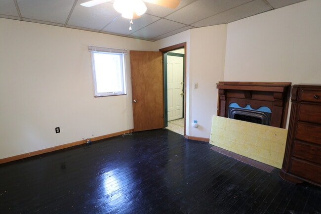 Building Photo - 1 Bed/1 Bath Home steps from the Downtown Campus - Available Now, June, July or August!