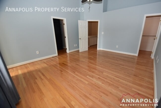 Building Photo - 888 Stonehurst Ct