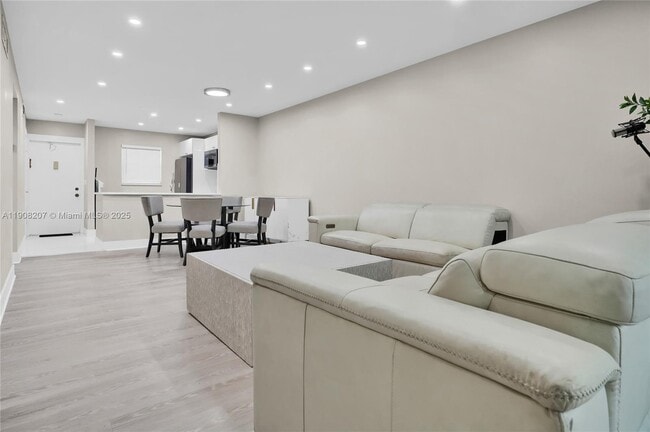 Building Photo - 100 Ashbury Rd