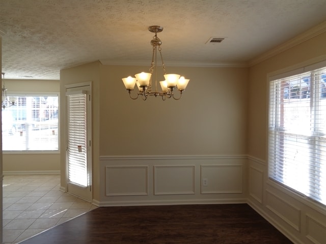 Building Photo - 840 James Ridge Dr