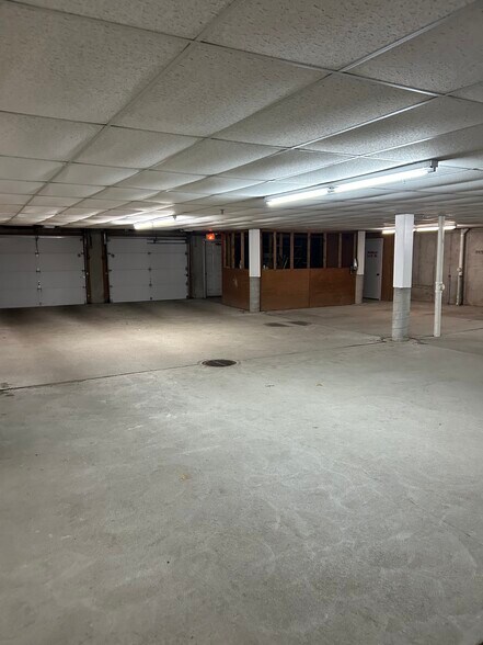 Building Photo - 698 Trailcrest Ct