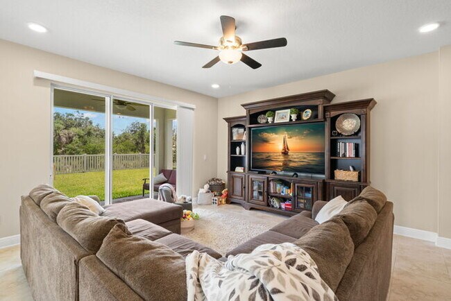 Building Photo - Beautiful Home For Rent in Berry Bay with ...
