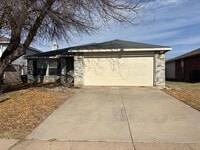Building Photo - 1 Story Home in Crowlley with Community Pool