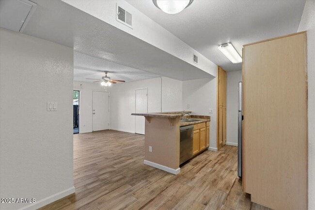 Building Photo - 2938 N 61st Pl