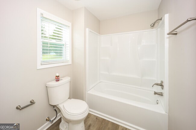 Building Photo - 1815 Quailwood Dr