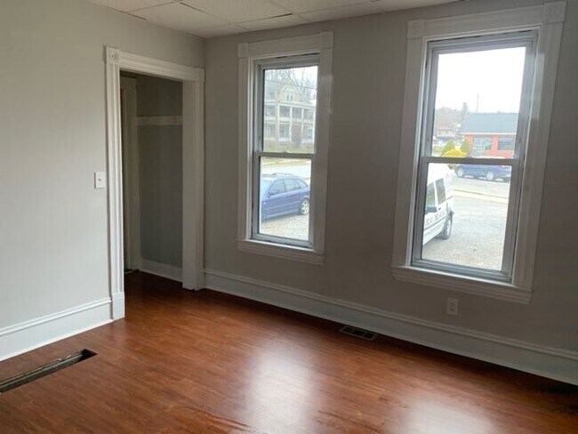 Building Photo - 580-580-580-582 State St