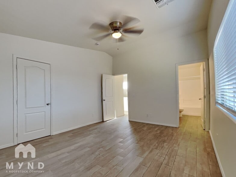 Building Photo - 3745 W Medlock Dr