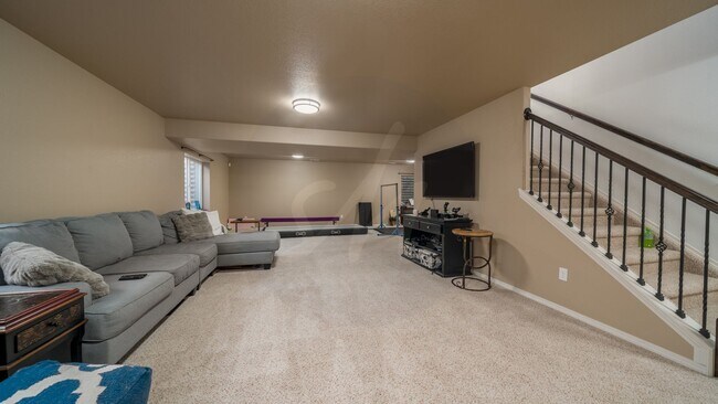 Building Photo - Immaculate 5 Bedroom Home in Wolf Ranch