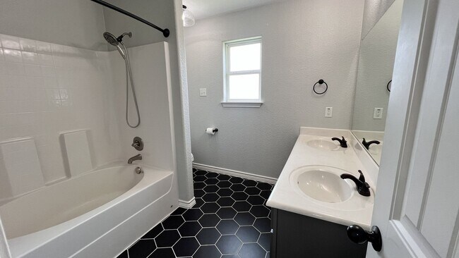 Building Photo - Move In Ready 4 Bedroom Home in Goodnight Ranch with Solar Panels!