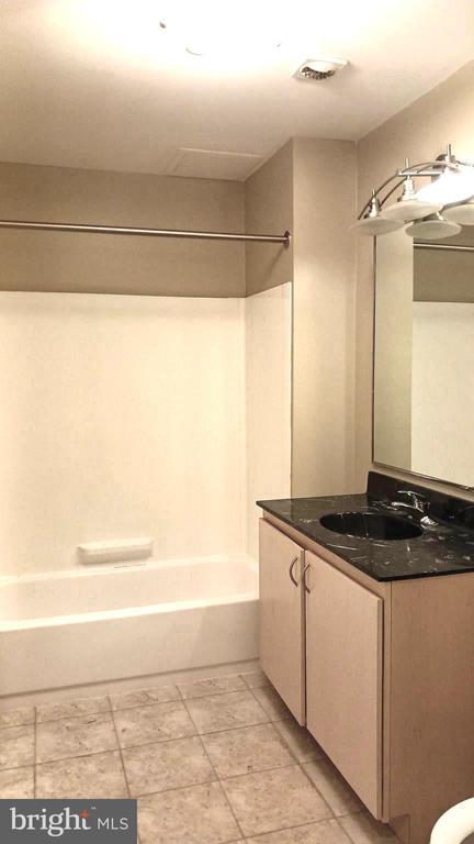 Building Photo - 815 Arch St