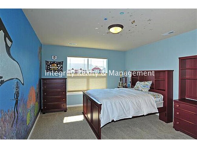 Building Photo - 3367 Fantasy Pl