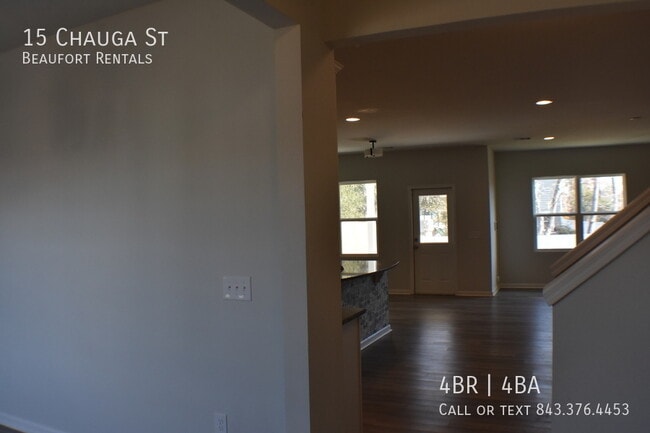 Building Photo - 15 Chauga St