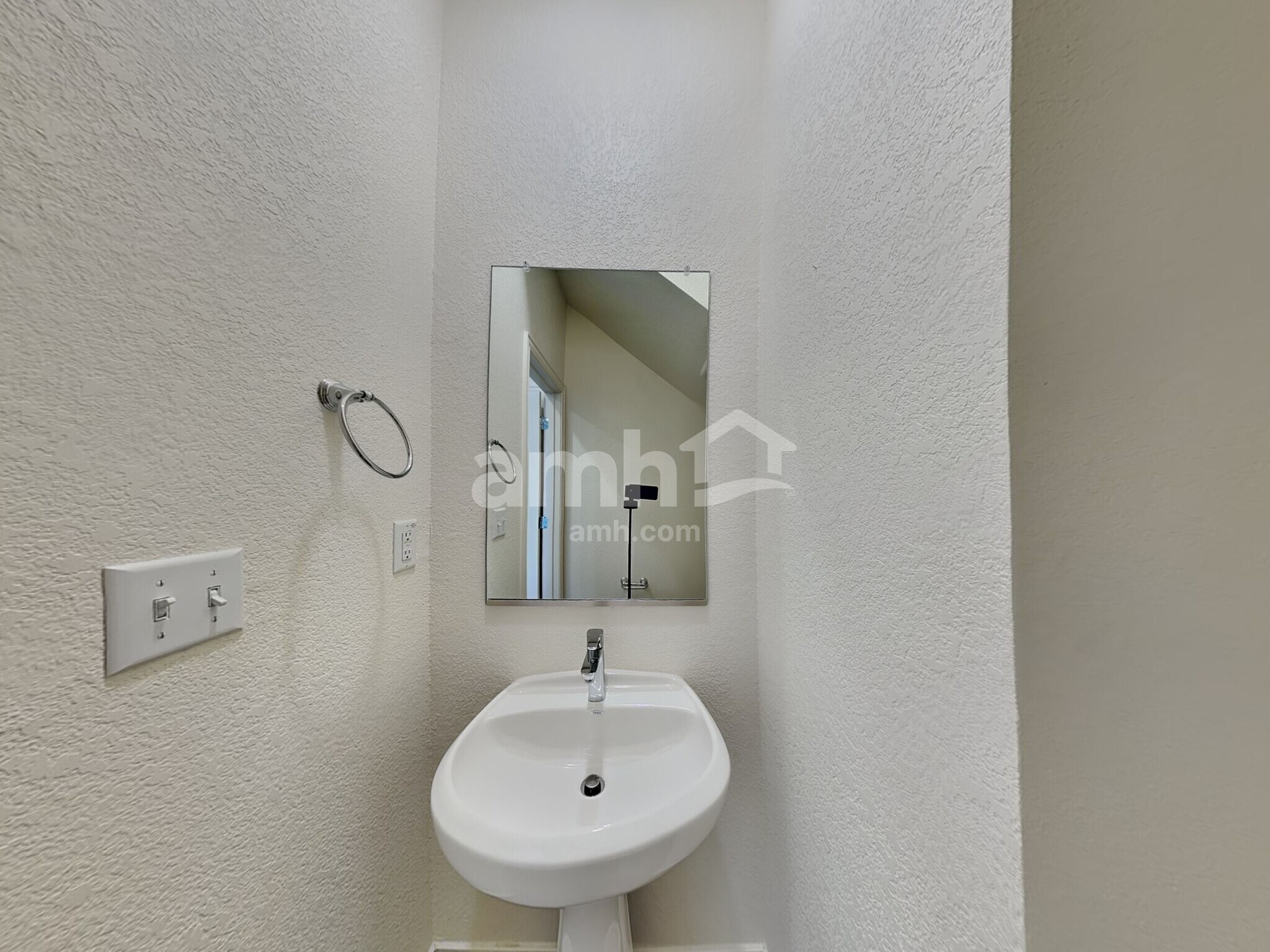 Building Photo - 2735 Geronimo Creek