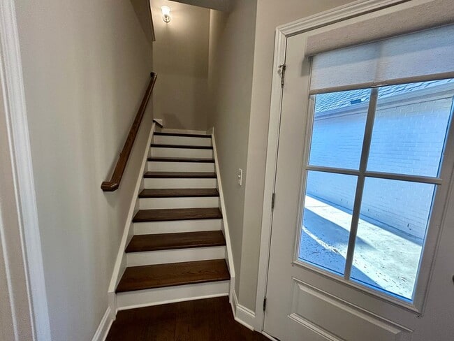 Building Photo - Spacious 3 bed, 3 bath home in Groves Park Commons featuring a modern kitchen, 2-car garage, and ...