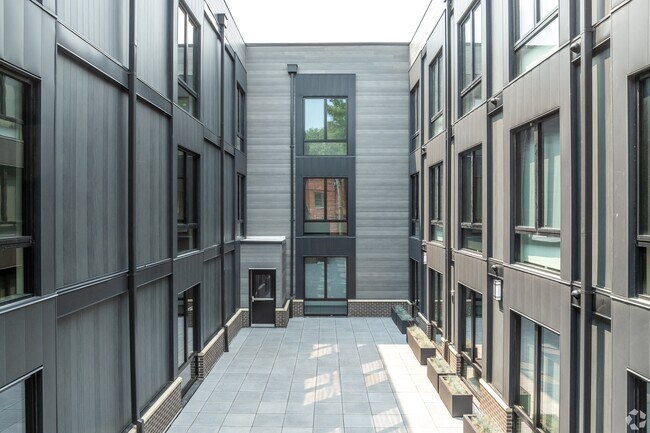 Building Photo - High Street Lofts II