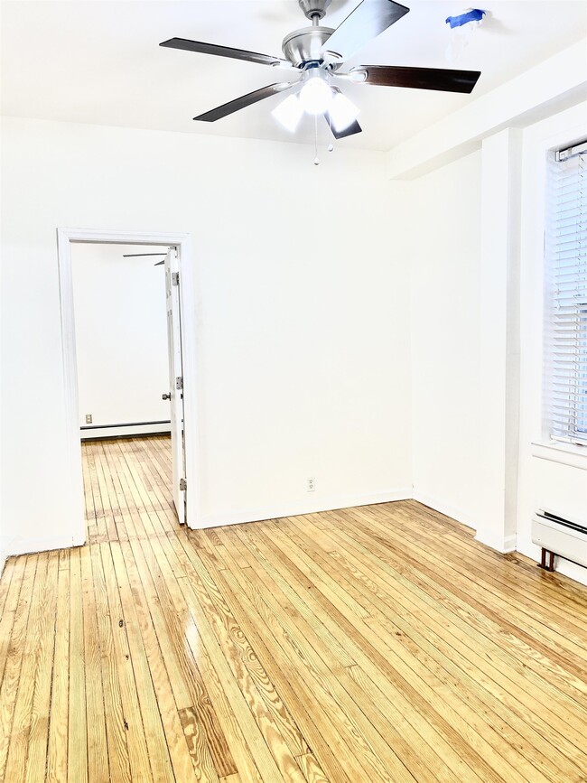 Building Photo - 247 Clendenny Ave