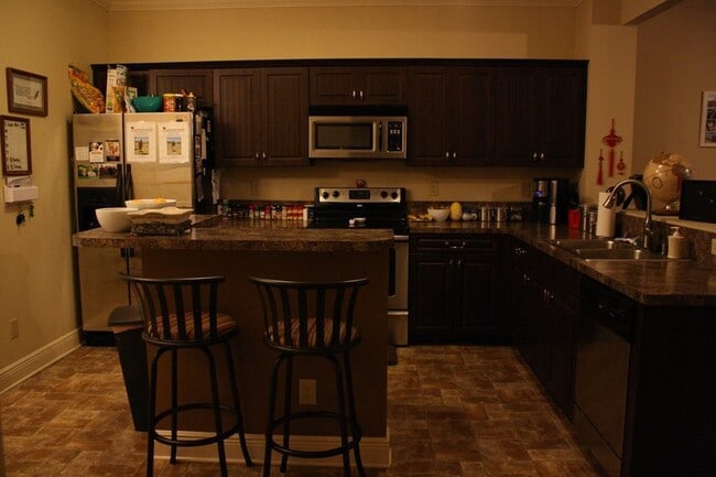 Building Photo - Charming 3 Bedroom 2 bath cottage