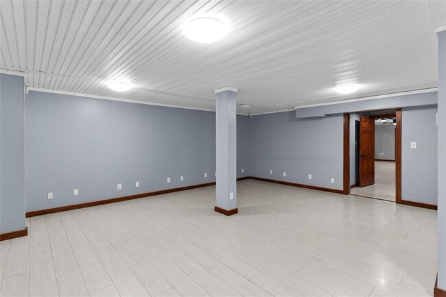 Building Photo - 10519 Bridgewood Dr