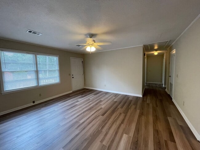 Building Photo - 207 Charleston Ave