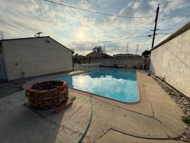 Building Photo - 6109 Riverton Ave