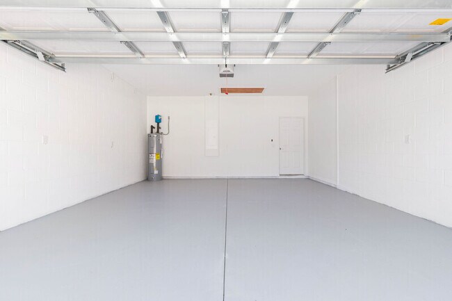 Building Photo - 22 Pony Ln