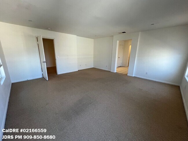 Building Photo - Riverside 5 Bedroom Home