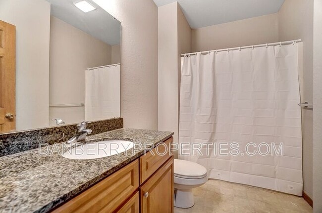 Building Photo - 1117 N Byrne Rd