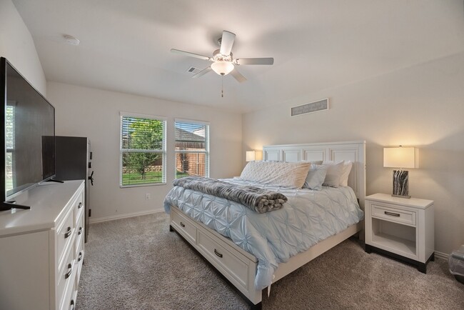 Building Photo - 2536 Peoria Dr