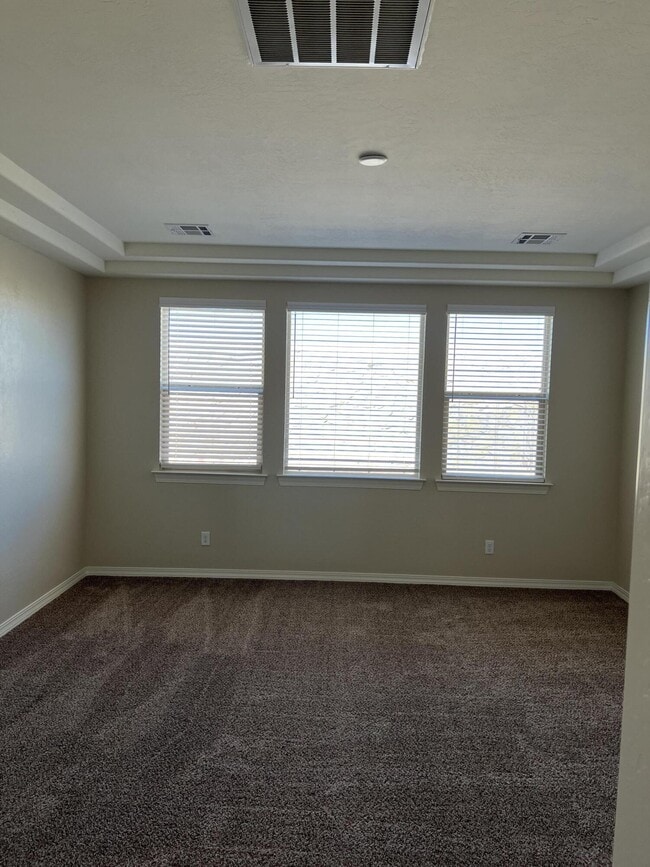 Building Photo - 12701 Iron Falls Dr