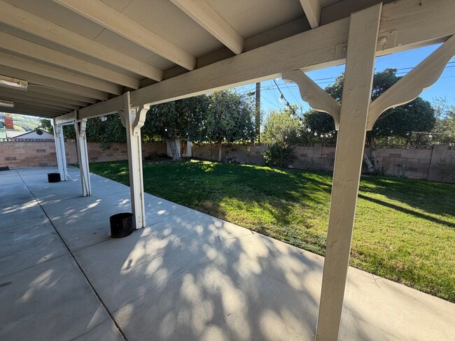 Building Photo - Single Story 4 bed, 2 bath home with RV Access