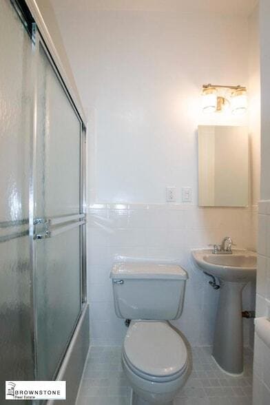 Building Photo - 281 1st St